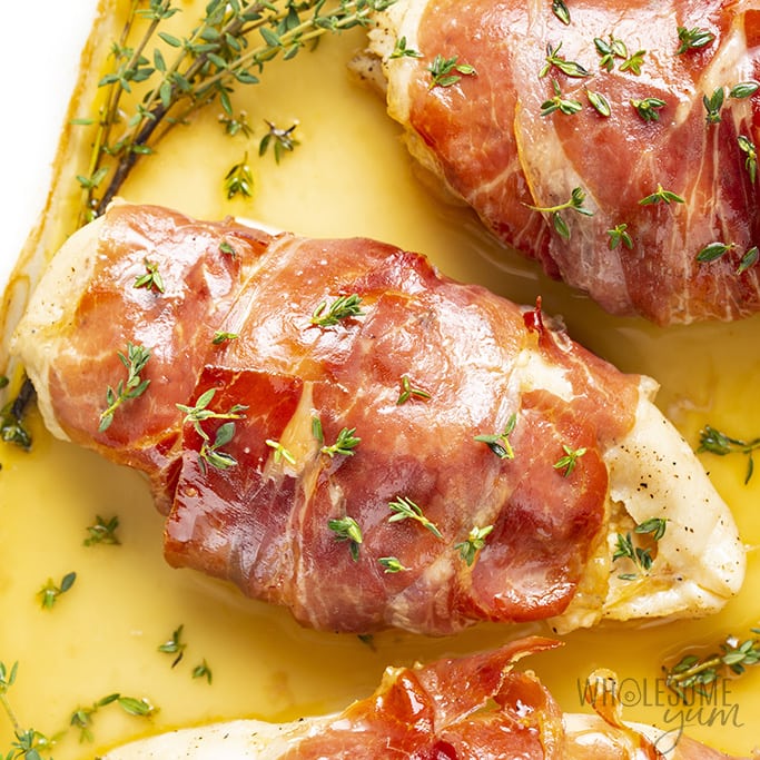 Roasted chicken breast wrapped in bacon, on agria mash with green beans & toasted almonds.